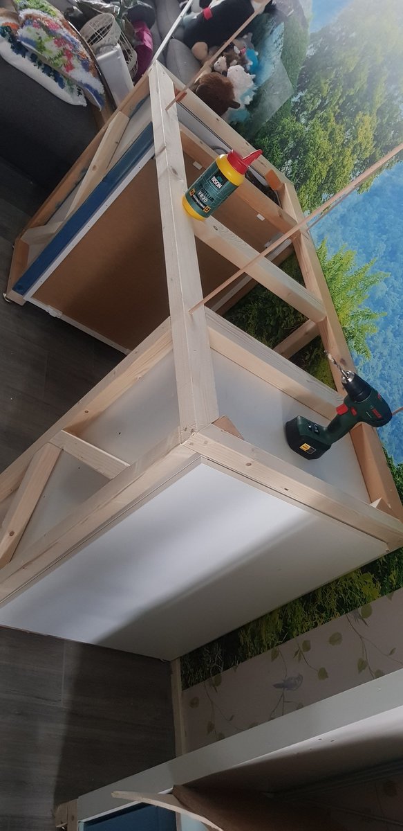 Aquarium onderstel 90% voltooid
