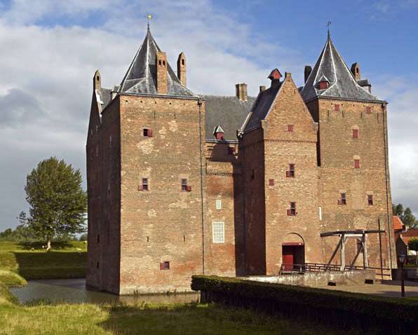 739775_0_82_04365458_loevestein.jpg