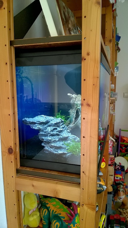 bas_lundia_aquarium_zijkant_30_cm.jpg