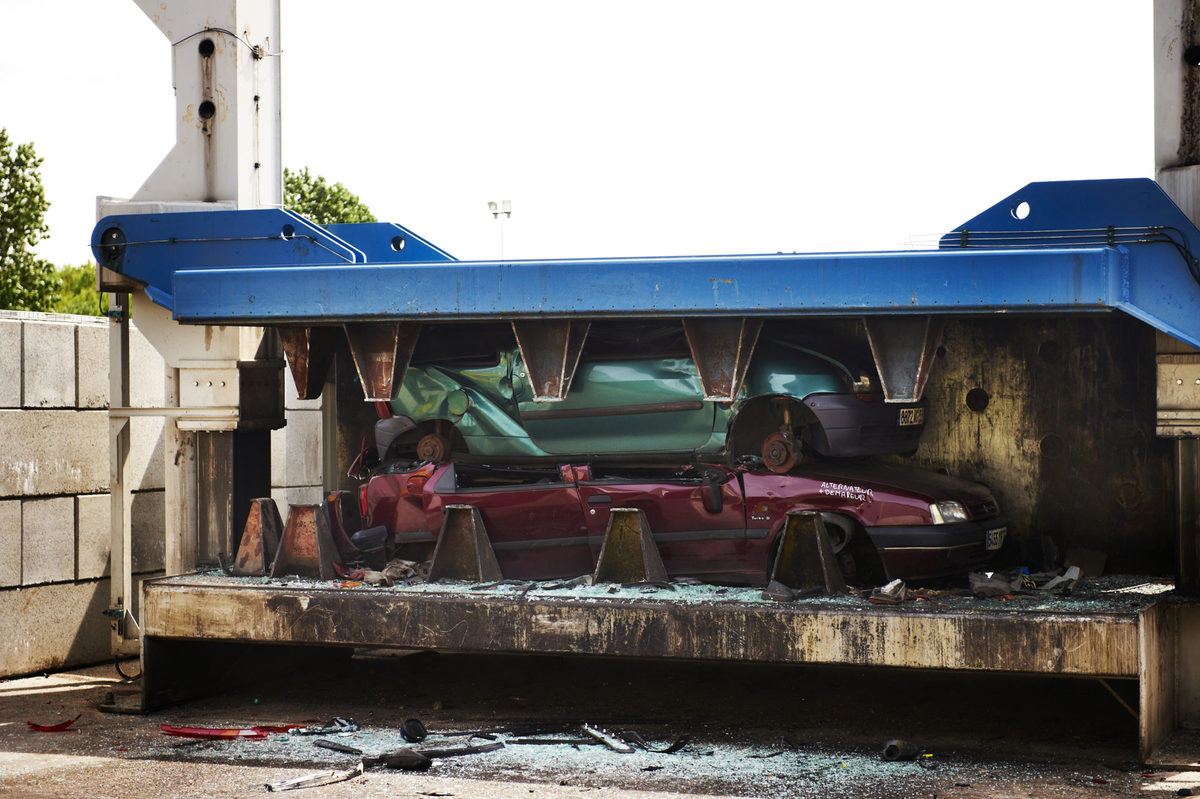 car-crusher-002.jpg