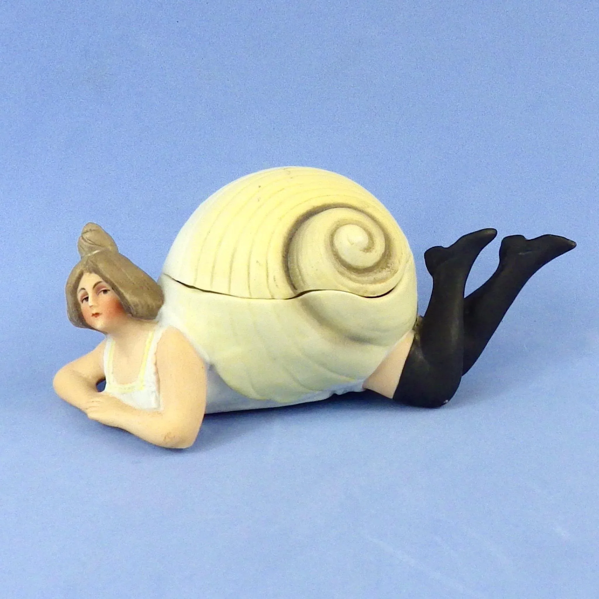 Naughty-Snail-Lady-Bare-Bottom-pic-1o-2048-86-f.jpg
